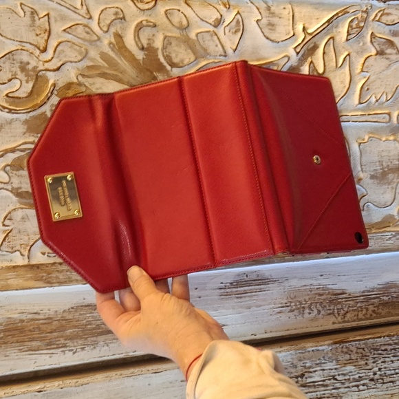 MICHAEL KORS Apple Ipad Mini Red Saffiano Leather Clutch Display Case.  - Picture 14 of 16